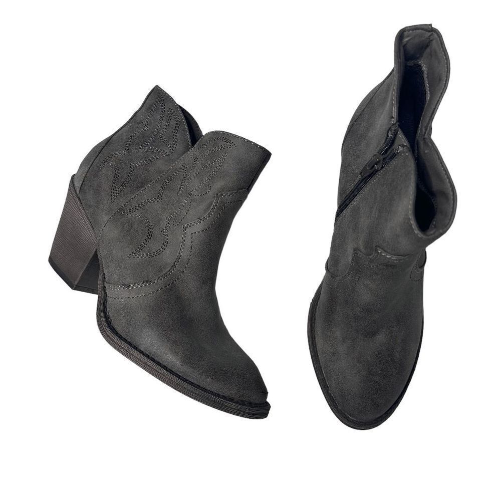 BKE Farrah 8.5 grey western bootie boot
